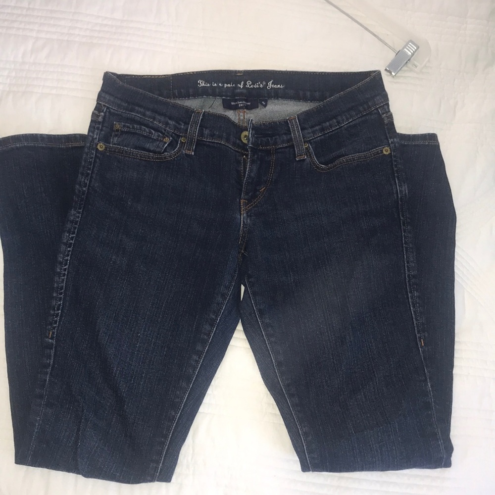 EUC Levi skinny jeans
